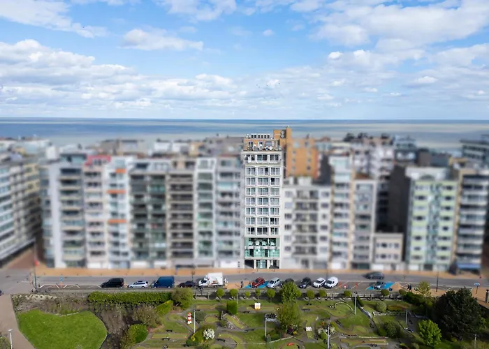 Hotel Beach Palace By Cw Hotel Collection