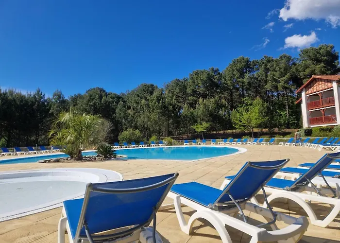 Appartements au coeur du golf, proche du lac et vélodyssée