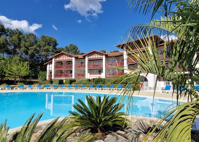 Appartements au coeur du golf, proche du lac et vélodyssée