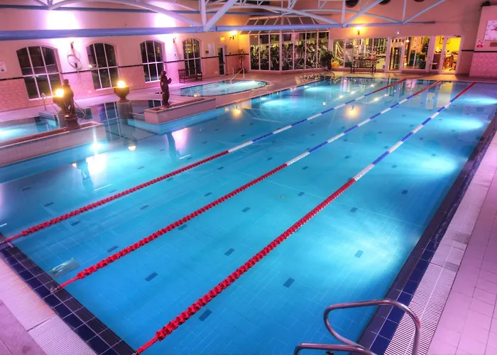 Cheap hotel: Treacys West County Conference And Leisure Centre