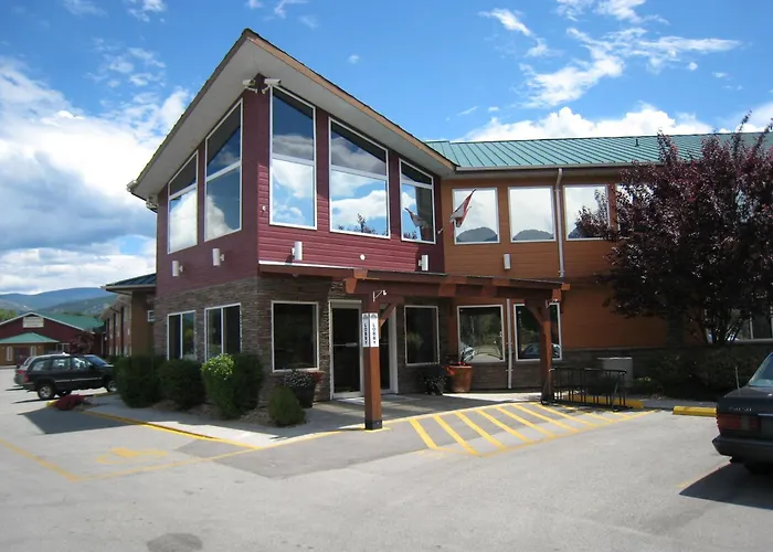 Hotels Close to Airport Days Inn By Wyndham Penticton Conference Centre