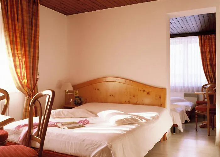 Logis Hostellerie Motel Au Bois Le Sire
