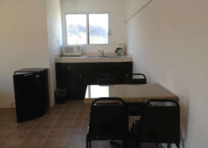 Cheap hotel: Whale Hill