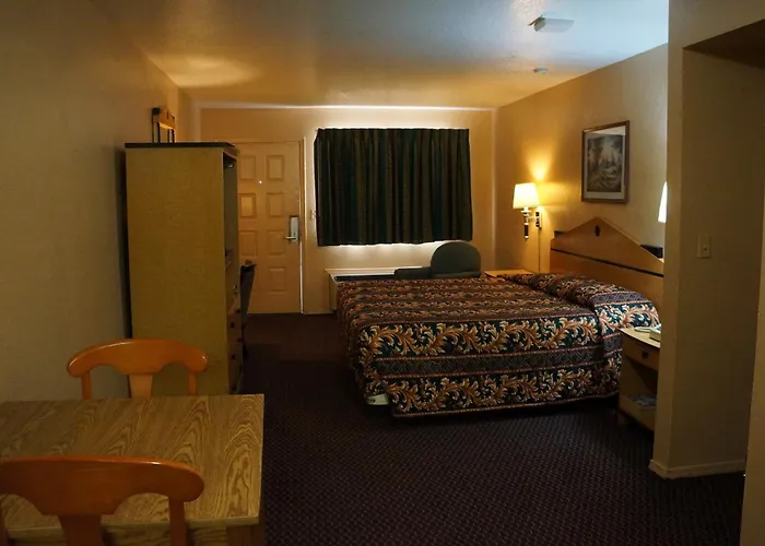 Motel: Delux Inn Tulsa