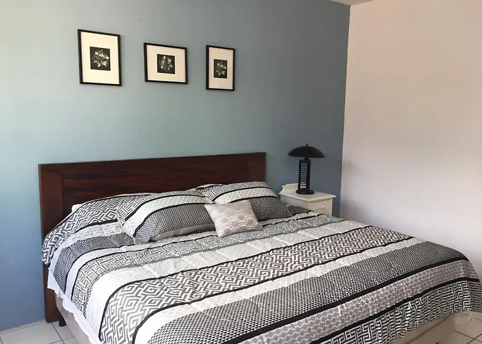 Casa 10 Guest House