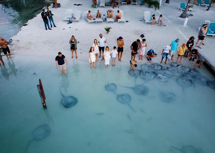 Beach hotel: Hidden Treasure Vacation Home Blue Bay Cottage