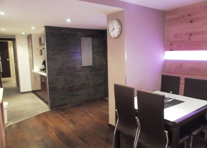 Hôtel accueillant les animaux: Residence Aqualiva à Valberg Piscine privative dans chacun des appartements situé à 20 m des pistes de ski