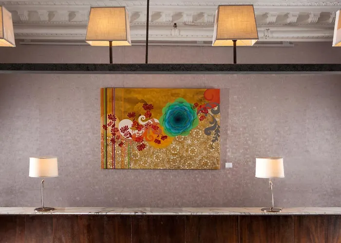 Hotel: The Mosser Hotel