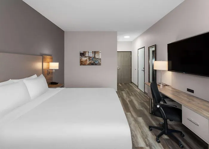 Links Bos Landen & Spa Of Pella, Trademark By Wyndham