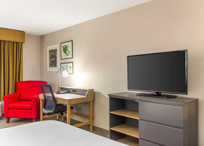 Pet Friendly hotel: Country Inn & Suites By Radisson, Newport News South, Va