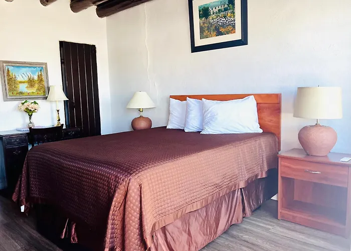 Cottonwood Court Motel