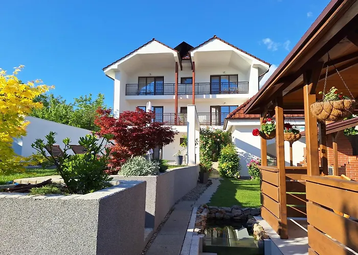 Trend - Cazare, Gradina, Piscina