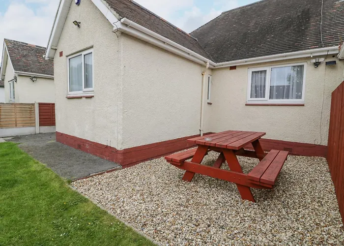 Maesdu Cottage