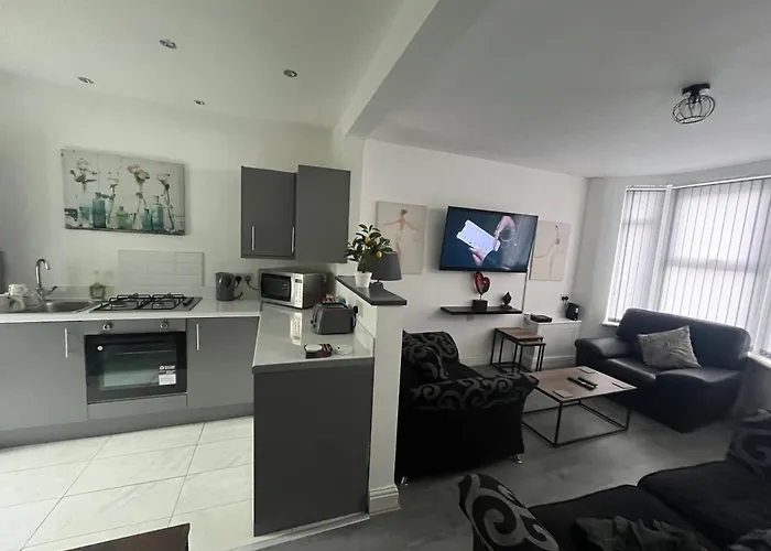 Pet Friendly hotel: Stefanos 3 Bedroom House Sleeps 10