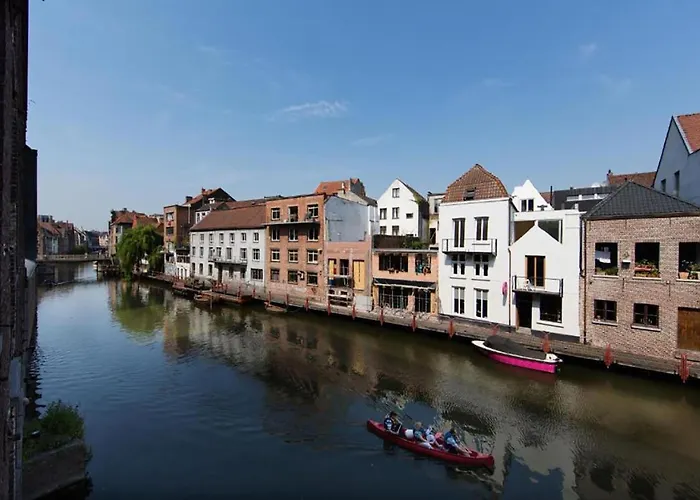 Budget Rooms By Ghent River