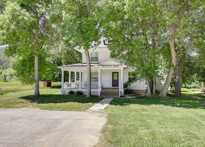 Home Near Downtown And Spearfish Canyon!