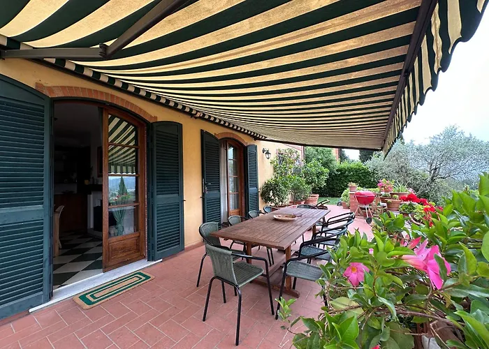 Casa vacanza: Villa Camilla 10 Pax by VILLASRETREATS