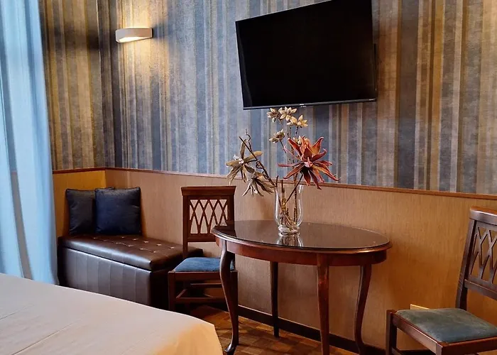 Family Hotel: Welcome House