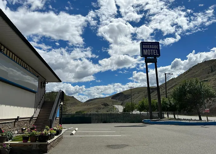 Luxury hotel only: Riverside Motel Cache Creek