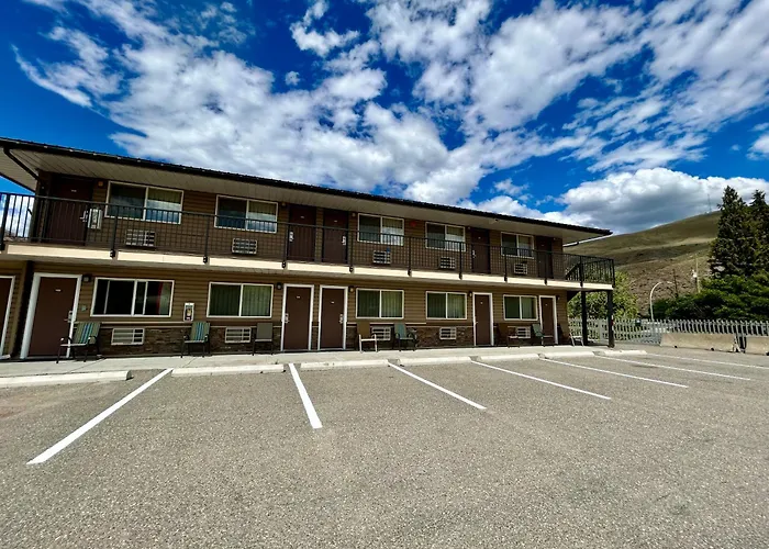 Luxury hotel only: Riverside Motel Cache Creek