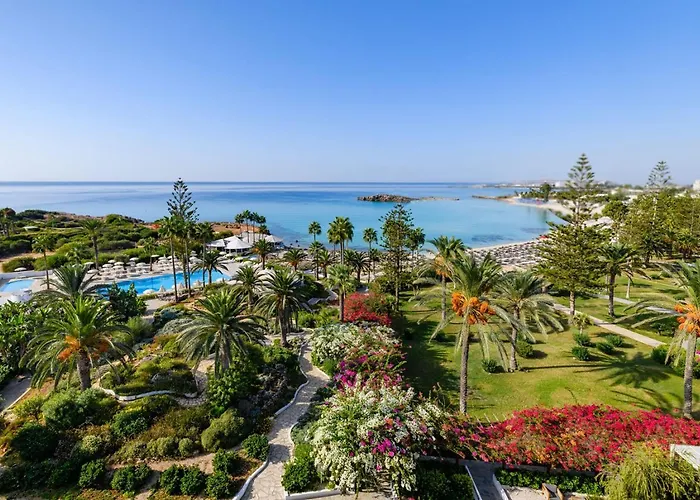 Strandhotel: Nissi Beach Resort