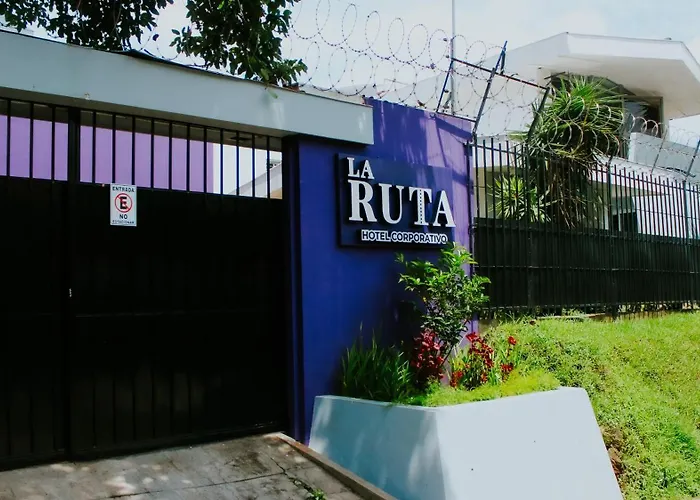 Perros hoteles La Ruta Corporativo