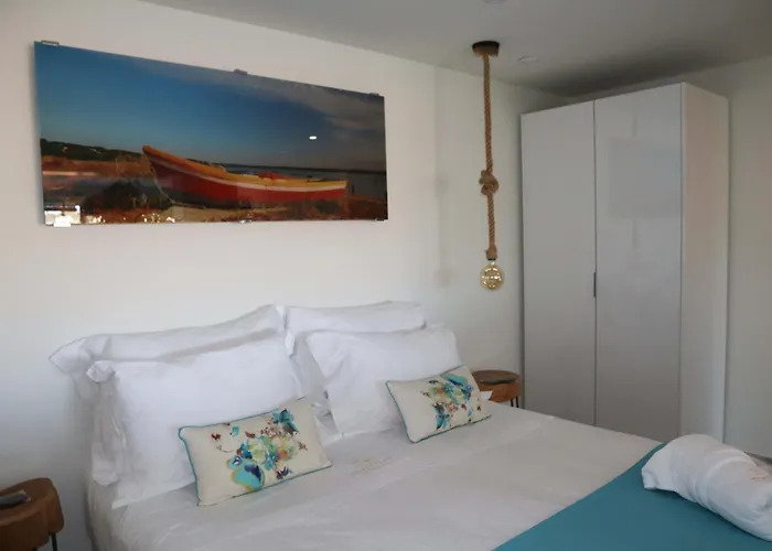 Hillside House Suites & Spa