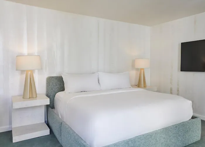 Self catering: Avalon Hotel Beverly Hills, A Member Of Design Hotels
