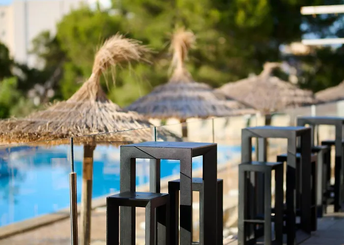 Pet Friendly hotel: Aluasun Cala Antena