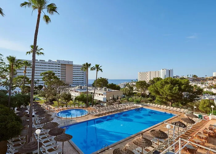 Pet Friendly hotel: Aluasun Cala Antena