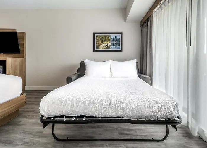 Atrium Hotel Vancouver