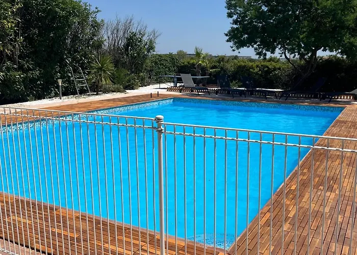 Hôtel accueillant les animaux: Hôtel Althea - Piscine et Sauna