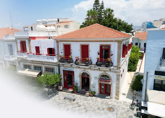 Kiniras Traditional & Restaurant