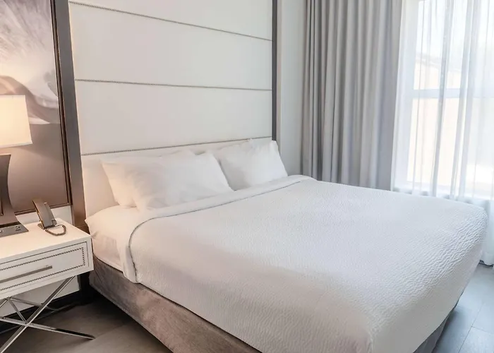 Tryp By Wyndham Savannah