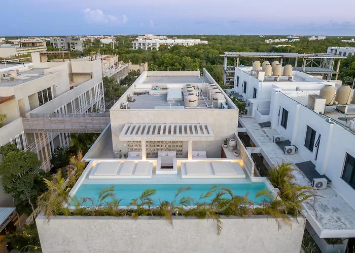 Hotel Jacuzzi: Jungle Chic