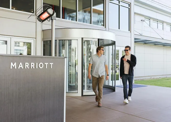 Pet Friendly hotel: Seattle Marriott Bellevue