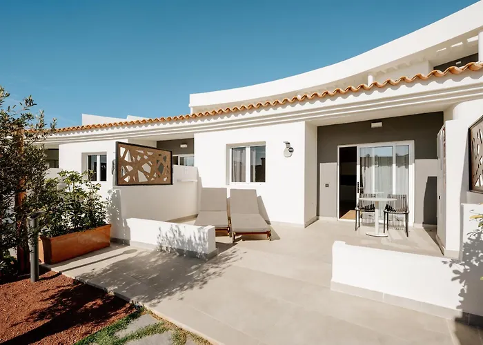 001 HIGOS BEACH BOUTIQUE Singular Hotel Residence