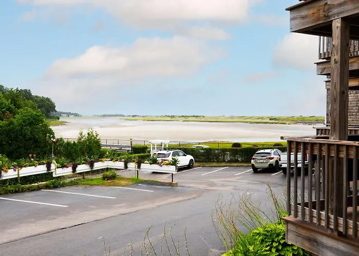 Aspinquid Resort