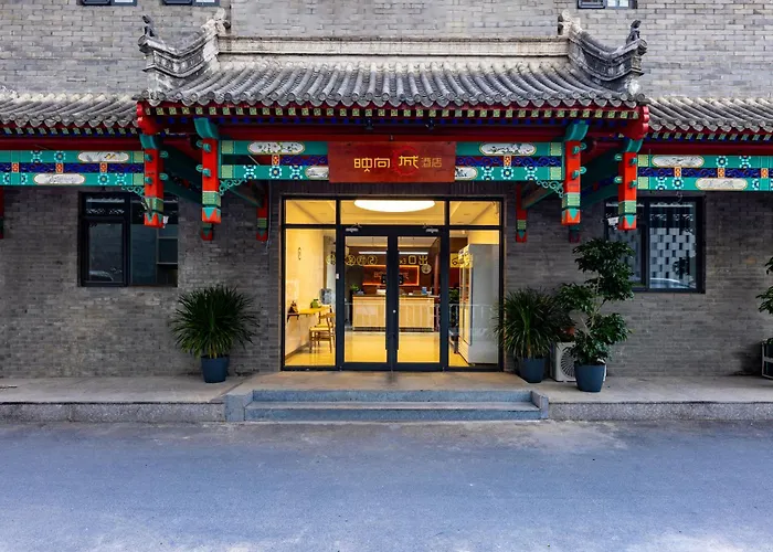 Hotel: Happy Dragon Hotel: Central Location, English-Speaking Staff & Tour Services