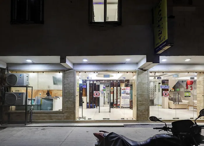 Hotel Tashkent Palace - Budget Friendly, Near R K Ashram Metro Station