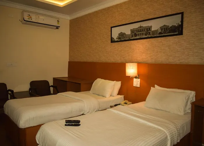 Hotel Gayathri
