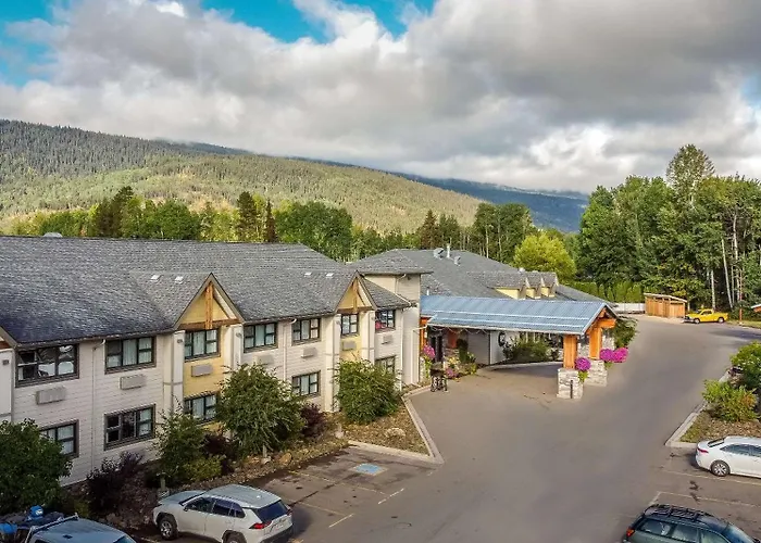4 star hotel: Prestige Hudson Bay Lodge & Conference Centre, Worldhotels Crafted Collection