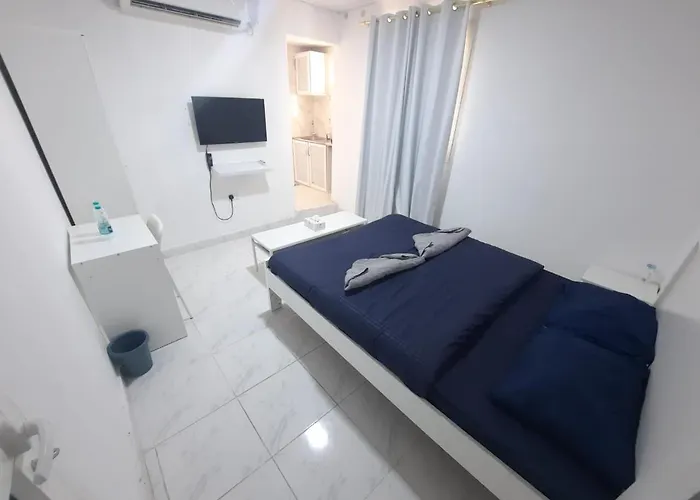Staycation Full Studio 0619