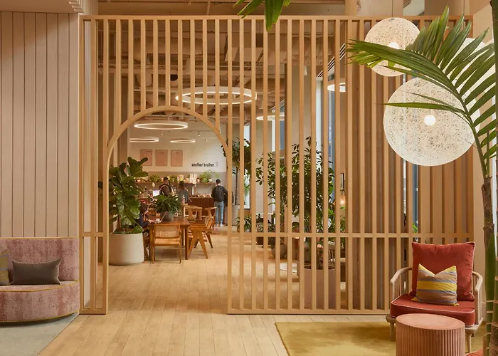 Ping Pong hotel: Ark Canary Wharf