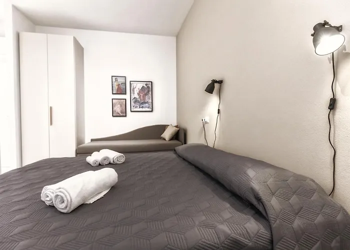 Dantis Rooms