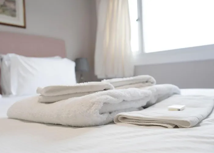 Hotel with view: Harbour Guest House