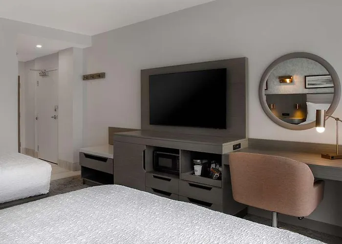 Hampton Inn By Hilton Winnipeg Downtown