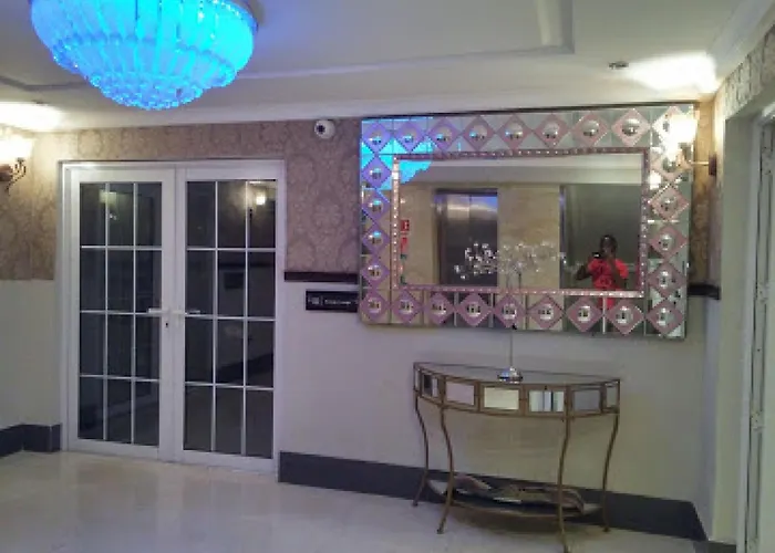 Carlton Gate Xclusive Hotel