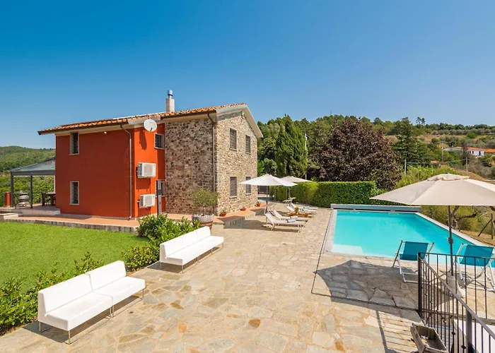 Villa con piscina: Villa Emozione