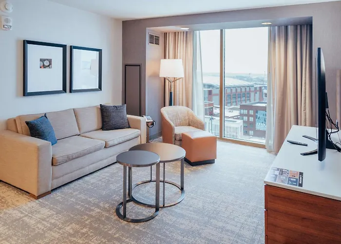 Luxury hotel only: Hilton Columbus Downtown
